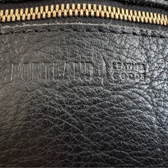 Beautiful Portland Leather tote backpack 🖤 - Picture 3 of 13